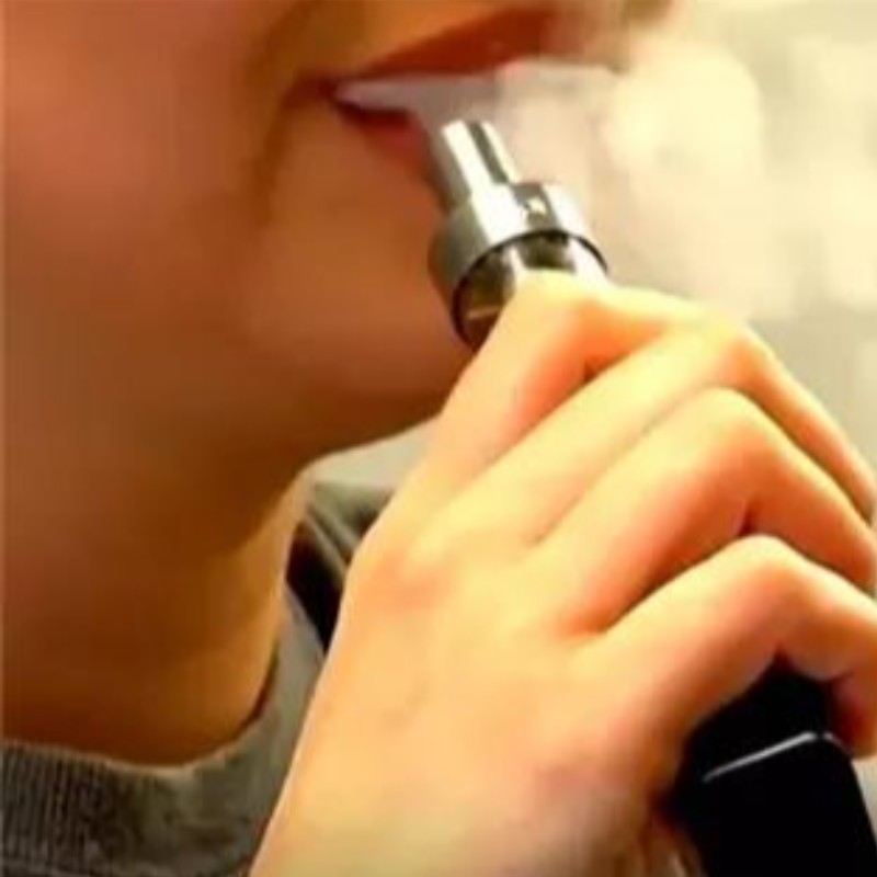 Nikotinové e-cigarety jsou legalizovány v Austrálii, ale mohou být koupeny pouze v drogeriích!